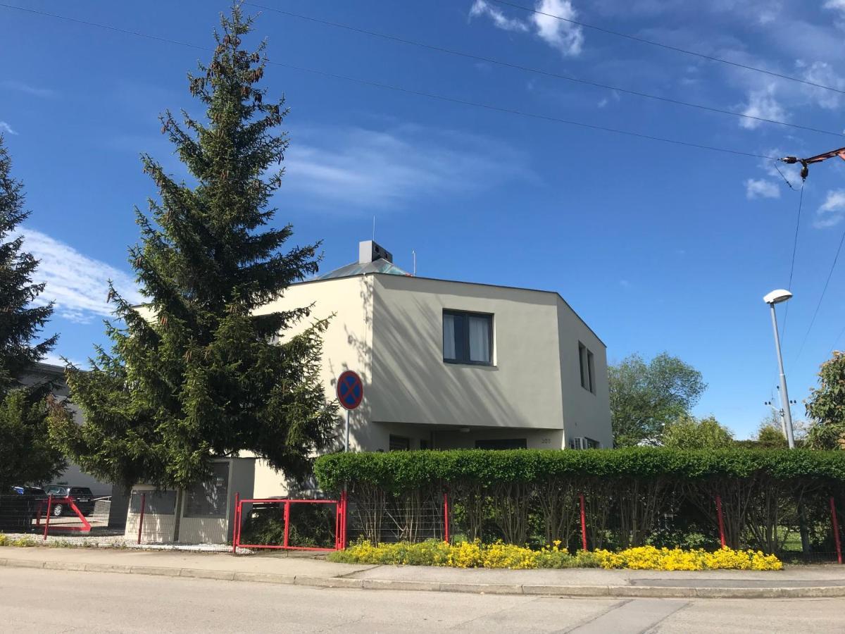 Pension Pegast Ческе-Будеёвице Экстерьер фото